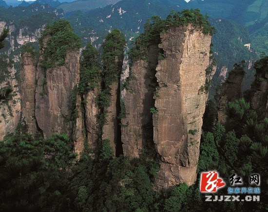 黃石寨索道運(yùn)力充足 對景區(qū)排長隊(duì)說“不”